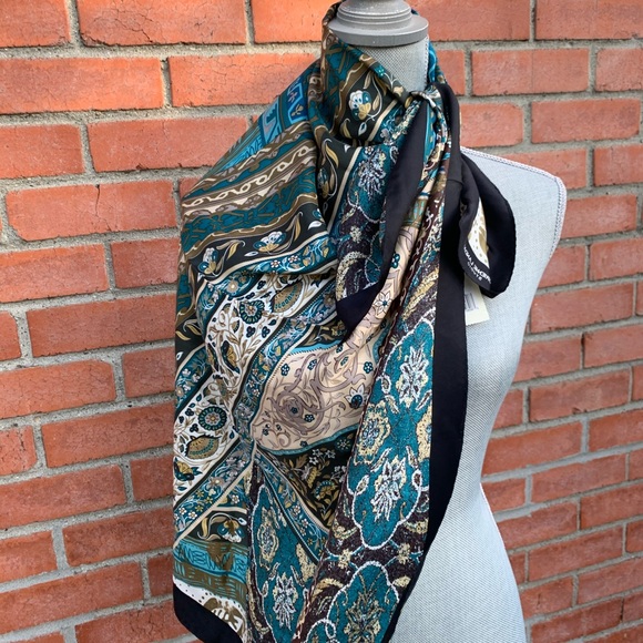 Adreinne Landau large silk scarf - Picture 5 of 8